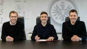 Der Weltmeister bleibt: Götze verlängert in Frankfurt