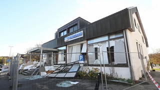 Sprengung in Nürtingen: Geldautomat zerstört – Täter auf der Flucht