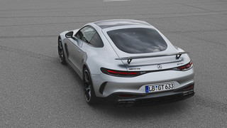 Das neue Mercedes-AMG GT Coupé - AMG 4,0-Liter V8 Biturbomotor mit zwei Twin-Scroll-Turboladern