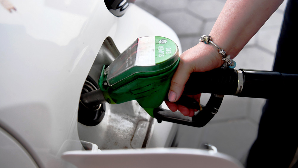 In Mainz-Hechtsheim ist Sprit in die Kanalisation geraten. Das entstandene Gemisch ist explosionsfähig (Symbolbild).