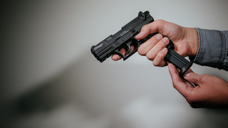 Falle mit Sexangebot: Paar raubt Mann in Frankfurt aus