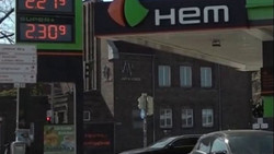 Schneller als bei den Nachbarn: Benzinpreis steigt