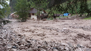 Unwetter in Südtirol: Brücken weggerissen, Gerölllawine geht nieder