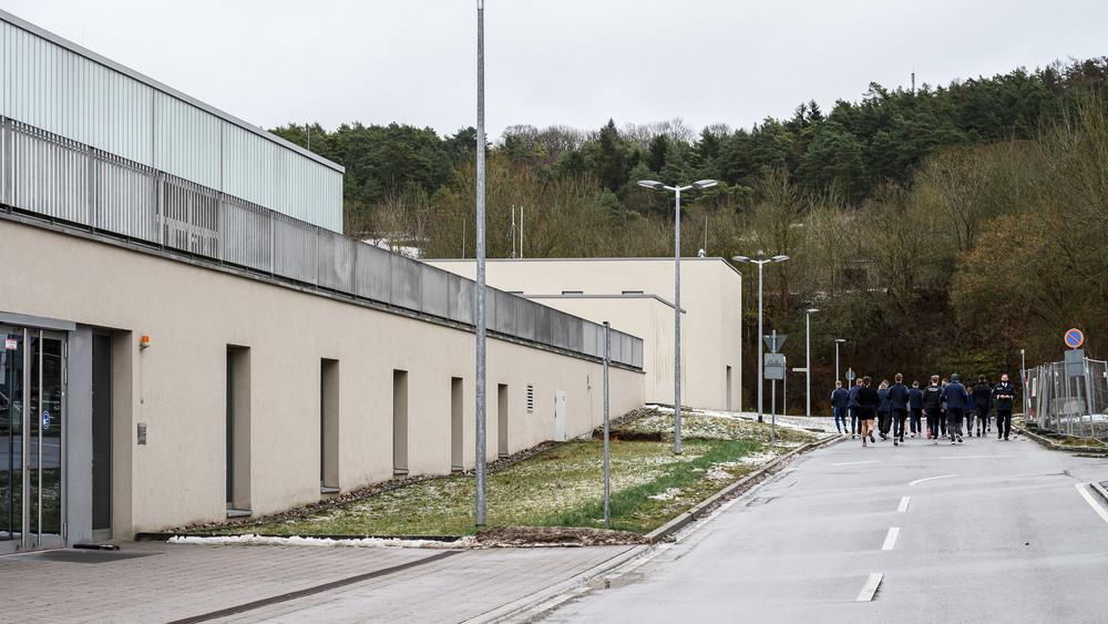 Sexuelle Nötigung, Körperverletzung und Beleidigung: Das alles soll an einer Polizei-Schule in Meiningen passiert sein. Laut Innenministerium laufen bereits interne Ermittlungen.