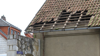 Windhose im Wetteraukreis? Mehrere Dächer in Kefenrod beschädigt