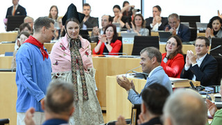 Hessentagspaar wirbt im Landtag für Landesfest in Fritzlar