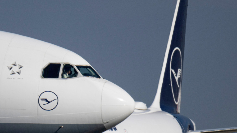 Nach Corona haben die Menschen wieder richtig Lust zu Reisen, obwohl die Flugtickets teurer geworden sind - davon profitierte die Lufthansa (Symbolbild).