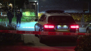 Polizei findet Schwerverletzten - Fahndung nach Mann mit Waffe