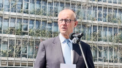 Massenproteste halten an: Merz rechnet mit Ende der iranischen Staatsführung