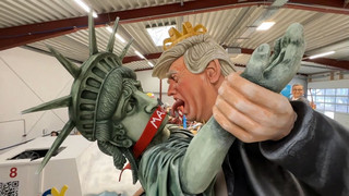 Trump zerdrückt, Merz in Not - Mainzer Karnevalswagen präsentiert