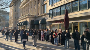 Berlin: Hunderte bei Eröffnung von Pop-up-Store für Harry Styles