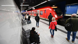 Wasserrohrbruch am Flughafen stört Bahnverkehr