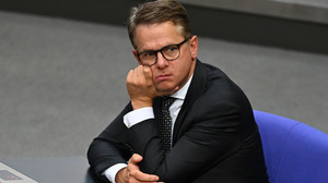 SPD fordert Pflegedeckel: Wieder Regierungs-Zoff um Reformen