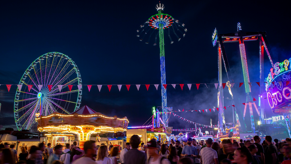 Festplatz in Worms bei Nacht.