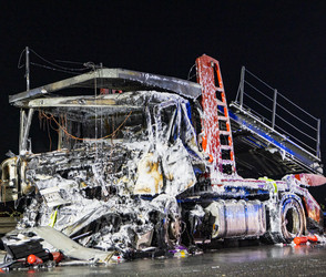 Unfall auf A67: Vollsperrung nach Lkw-Crash