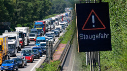 Staugefahr zum Ferien-Höhepunkt