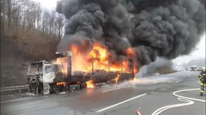 Lastwagen brennt bei Hann. Münden: A7 Richtung Süden gesperrt