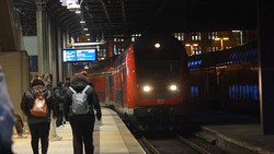 Schnellere Daten und KI: Bahn plant bessere Reiseinfos