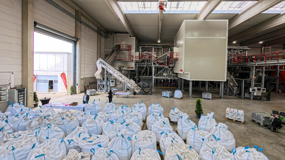 Eröffnung einer Batterierecyclinganlage