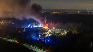 Großbrand in Maintal-Bischofsheim: Millionenschaden bei Gartenbetrieb