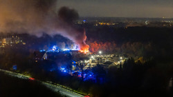 Großbrand in Maintal-Bischofsheim: Millionenschaden bei Gartenbetrieb