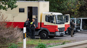 Strom-Sabotage: Polizei stürmt Fahrzeug des Verdächtigen