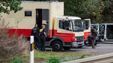 Strom-Sabotage: Polizei stürmt Fahrzeug des Verdächtigen