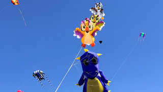 Bunter Himmel in Fulda beim Drachenspektakel 2025