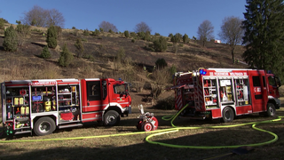 2500 Quadratmeter: Nutzfeuer bei Wolfhagen gerät außer Kontrolle