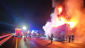 A7 bei Witzenhausen nach Unfall mit Säure-LKW frei