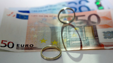 Umfrage zum Tabuthema Geld: Fast jeder weiß, was der Partner