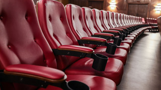 Auf Kino-Klo in Mainz mit Messer bedroht: 16-Jährige leicht verletzt