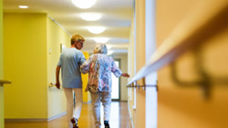 Streit um Pflegereform