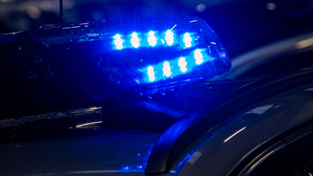 Ein 15-Jähriger hat in Büttelborn einen LKW geklaut und mehrere Unfälle gebaut. Der Jugendliche stand unter dem Einfluss von Drogen und war per Haftbefehl gesucht.