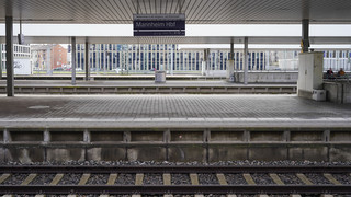 Oberleitung im Hauptbahnhof Mannheim abgerissen: Zug evakuiert