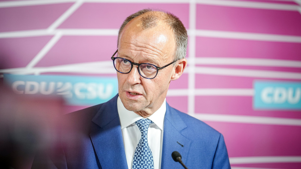 Die Umfragewerte der AfD sind so hoch wie lange nicht mehr. CDU-Chef Friedrich Merz hat sich nochmal klar gegen eine Zusammenarbeit seiner Partei mit der AfD ausgesprochen.