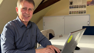 Mehr als 600 Digital-Lotsen helfen Senioren im Netz-Alltag