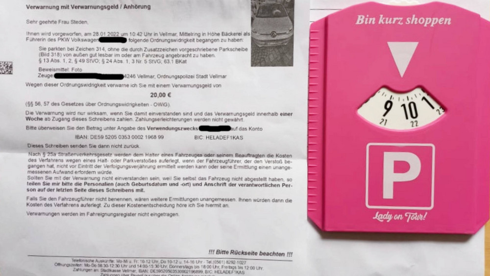 Park-Ärger im Kreis Kassel: Pink statt Blau - Frau muss für falsche  Parkscheibe zahlen
