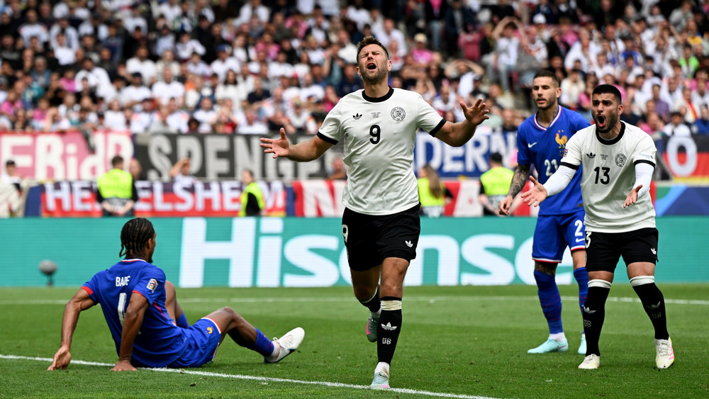 Niclas Füllkrug (l.) und Deniz Undav (r.) konnten die Niederlage des DFB-Teams nicht verhindern.