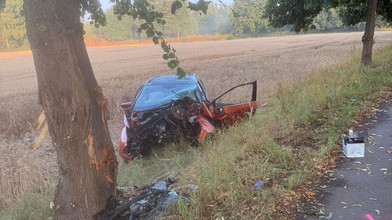 Schwerer Unfall in der Nacht bei Lollar - Insassen nicht ansprechbar