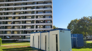 Legionellen-Alarm Mainz-Weisenau - Mieter müssen in Containern duschen