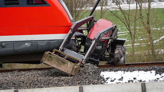 Drei Tote nach Unfällen an Bahnübergängen in Hessen