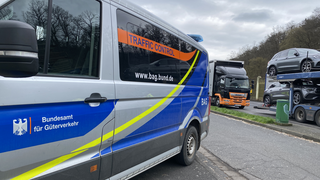 Pilotprojekt der Polizei in Marburg: Fernlesegerät kontrolliert LKW