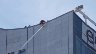 170 Meter Seilrettung: Feuerwehr Leipzig stellt Weltrekord auf. 