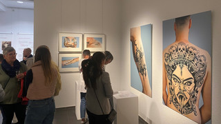 Über 40 Motive: Ausstellung in Heppenheim zeigt Tattoos