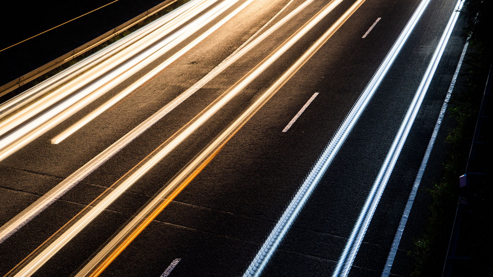 Verkehr in der Morgendämmerung