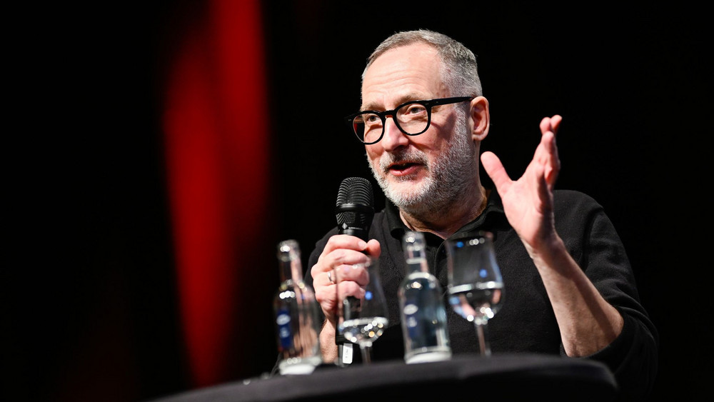 Autor Schimmelpfennig schrieb das aktuelle Stück "See aus Asche".