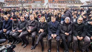 Drei Jahre nach rassistischem Anschlag: Hanau gedenkt der Opfer
