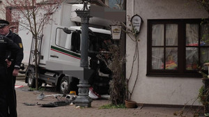Mutter und Kind tot – Lkw rast in Fußgänger in Schramberg