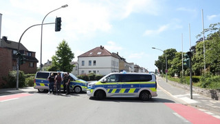 Rathaus evakuiert: Mann übergießt sich mit brennbarer Flüssigkeit